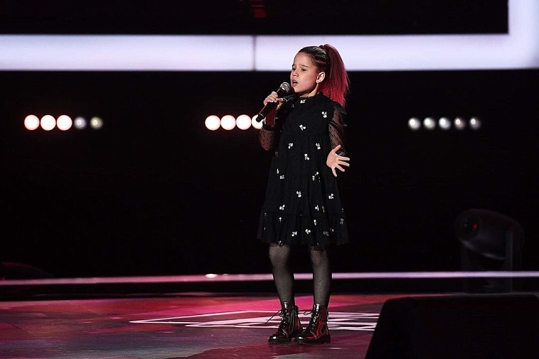 Восьмилетняя тюменка заставила повернуться всех наставников шоу «Голос. Дети»