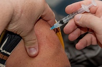 Первая партия вакцины «ЭпиВакКорона» поступила в поликлиники Тюменской области