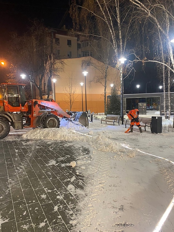 С улиц Тюмени за сутки вывезли 17 тысяч кубометров снега