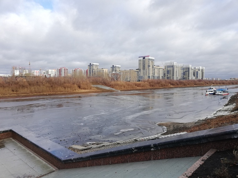 Тонкий лед на Туре: тюменцев предупреждают об опасности