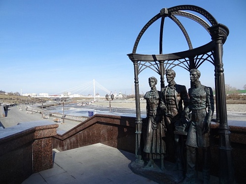 Святую Татьяну за руку взять, на железный «Сопромат» встать: студенческие места в Тюмени