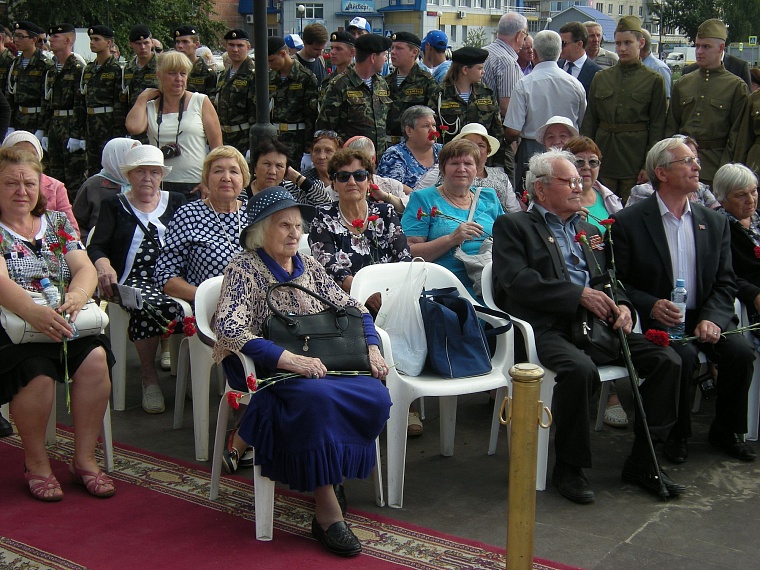 В Тюмени открыли памятник генералу армии Ивану Федюнинскому