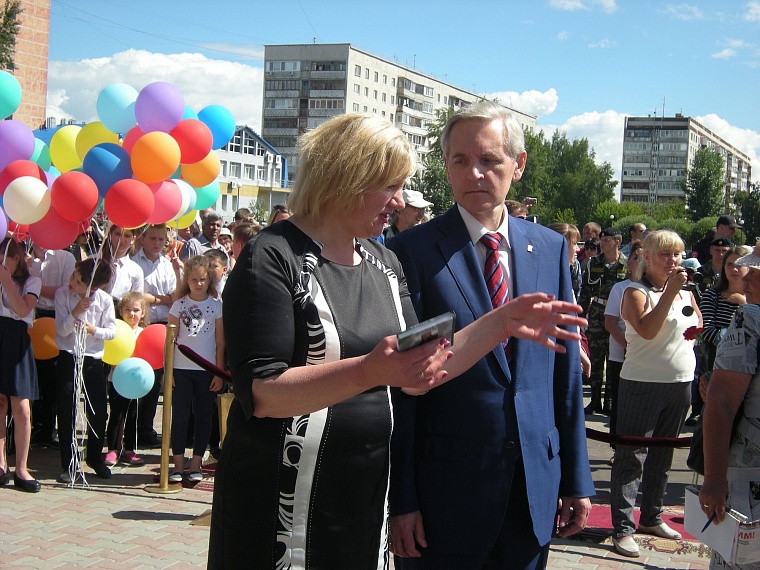 В Тюмени открыли памятник генералу армии Ивану Федюнинскому