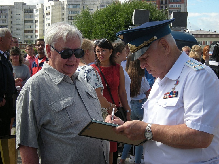 В Тюмени открыли памятник генералу армии Ивану Федюнинскому