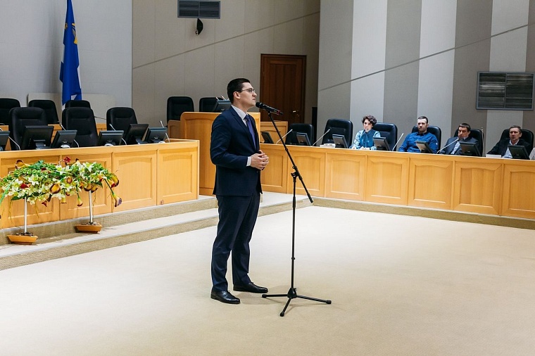 Лучших работников ЖКХ наградили в мэрии: главное – уважайте потребителя