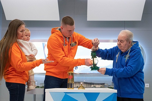 В Тюмень привезли огонь семейного очага