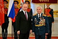 Ветеран из Тюмени отмечает столетие. В 2008 году Владимир Путин присвоил ему звание Героя России