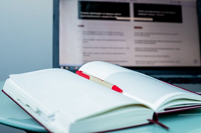 Пока вы спали: жертвы крушения самолета над Актау, проверки крупных сетей и сыр для памяти