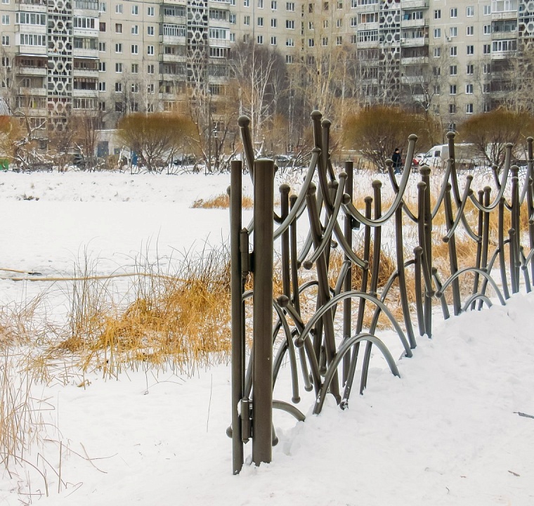 Из-за промоин на Южном пруду в Тюмени оградят выход на лед