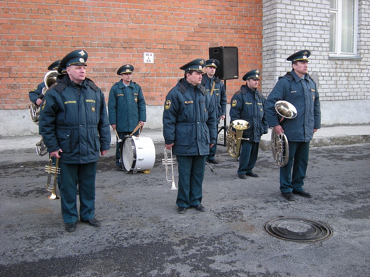 Министр МЧС России Владимир Пучков вручил новую технику тюменским спасателям