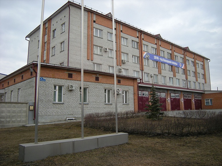 Министр МЧС России Владимир Пучков вручил новую технику тюменским спасателям