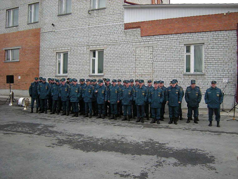 Министр МЧС России Владимир Пучков вручил новую технику тюменским спасателям