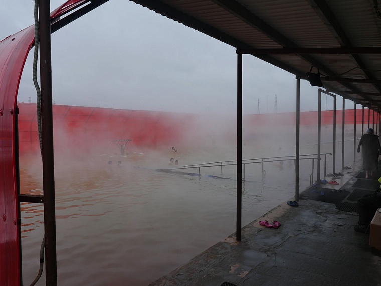 Горячий источник "Яр": рай для пенсионеров