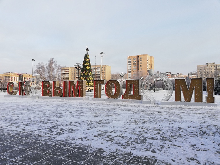 В Тюмени после конкурса красоты Бабок Ёжек пройдёт забег Снегурочек