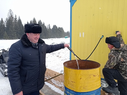 В Заболотье, где озера поражены гаффской болезнью, установили павильоны с водой