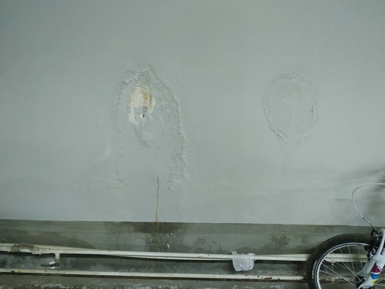 Теплосети на проезде Заречном в Тюмени проверяет робот