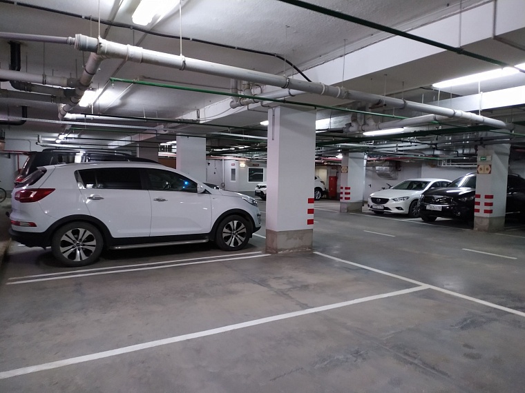 Теплосети на проезде Заречном в Тюмени проверяет робот