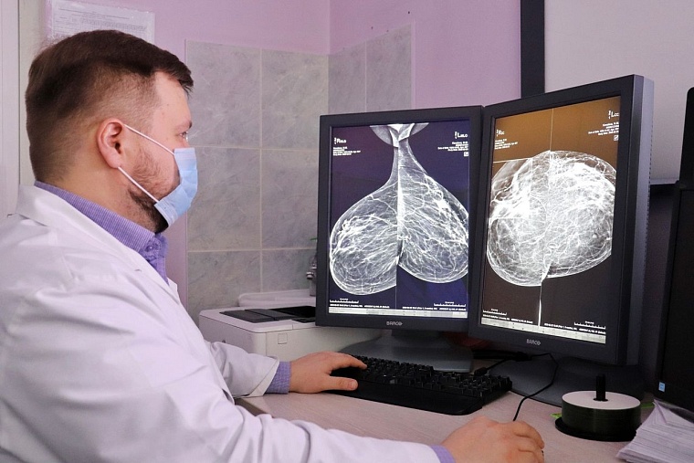 Рак груди выявляют у молодых тюменок