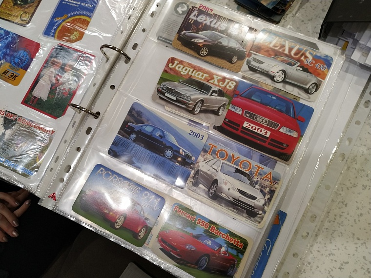 Антистресс и тренировка памяти: в коллекции у тюменки 9 тысяч карманных календариков