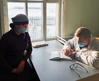 На снимке: Виктория Григориади и Олег Фалалеев, заведующий направлением ФАПов Областной больницы №15