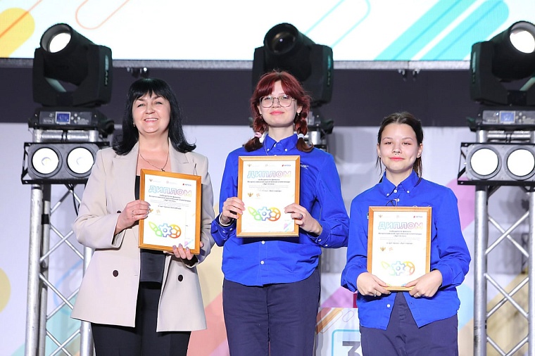 Тюменская школьница победила на Всероссийской креативной олимпиаде "Арт-Успех"