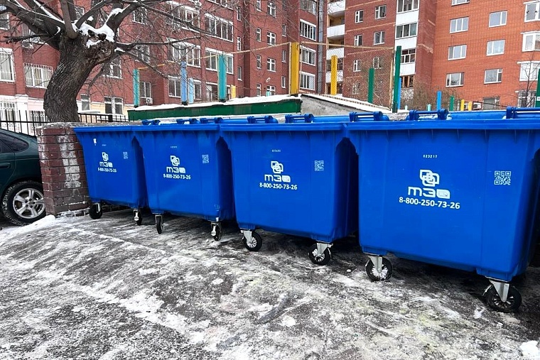 В тюменские дворы до конца года поставят 200 новых мусорных контейнеров