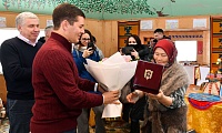 Писательница Анна Неркаги награждена знаком «За заслуги перед Ямалом»