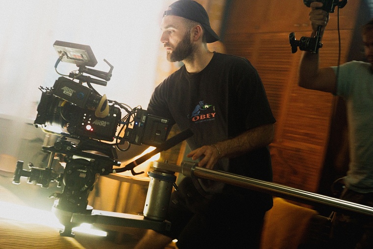 Снимал Анну Асти и Инстасамку. Тюменский оператор рассказал про работу со звездами