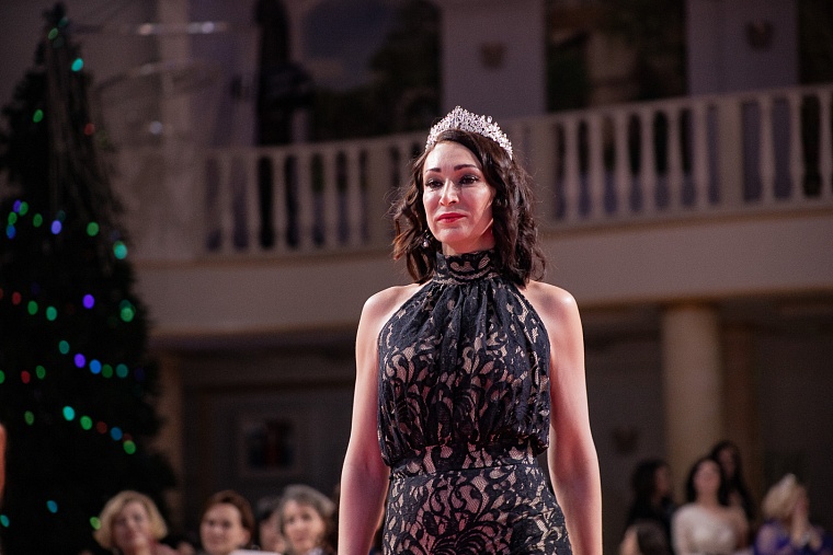 Фоторепортаж. В Тюмени наградили самых обаятельных и привлекательных женщин УрФО