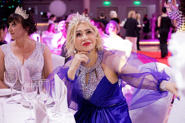 Фоторепортаж. В Тюмени наградили самых обаятельных и привлекательных женщин УрФО