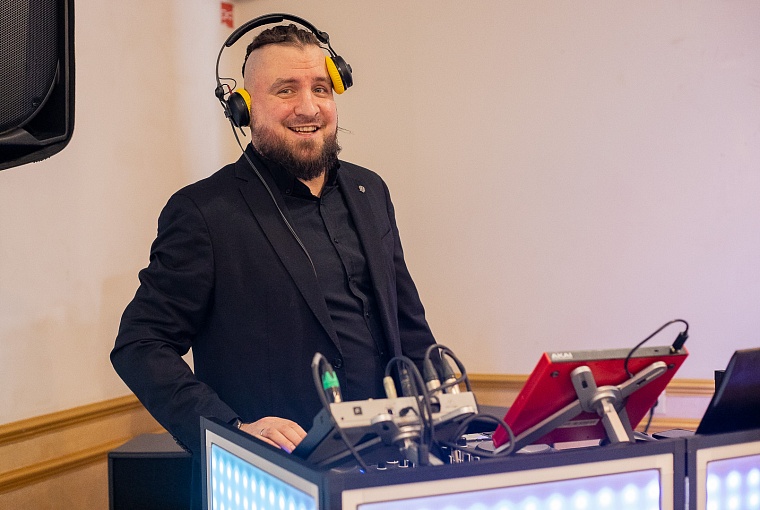 Фоторепортаж. В Тюмени наградили самых обаятельных и привлекательных женщин УрФО