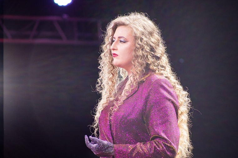 Фоторепортаж. В Тюмени наградили самых обаятельных и привлекательных женщин УрФО