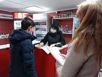 Проверка предприятий. В алкомаркете на Гнаровской, 6 не нашли антисептиков, а продавец оказался без маски