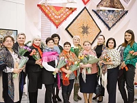 Активисток тюменского отделения "Союза женщин России" наградили за поддержку бойцов и их семей