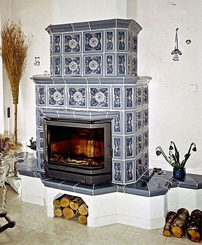 Самозанятая тюменка изготавливает изразцы для печей