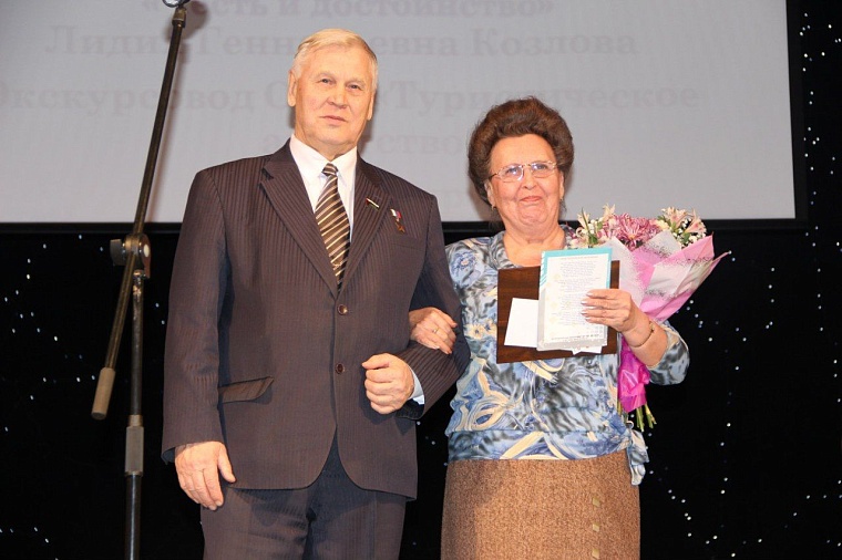 Лучшие представители молодежи Тюмени получили награды