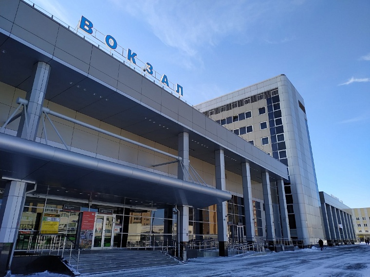 Для сокращения очереди на ж/д вокзале в Тюмени открыли третью досмотровую зону