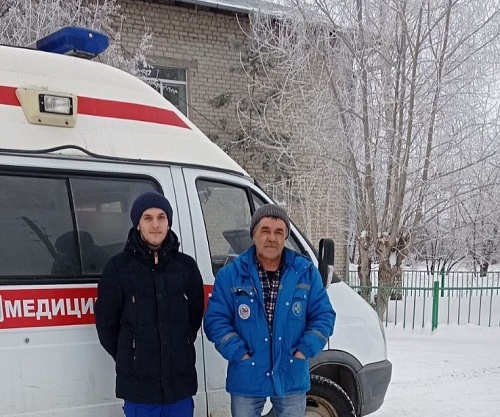 В Тюменской области молодой фельдшер принял роды в машине скорой