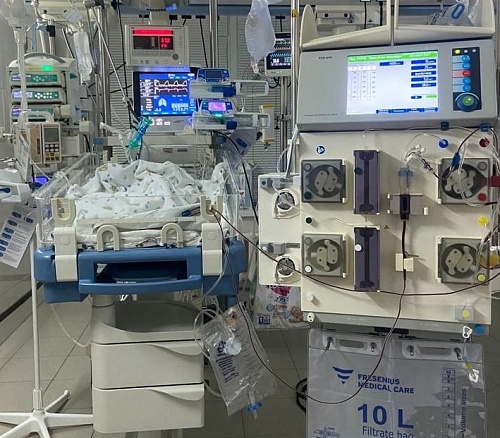 Лечили как взрослую: тюменские врачи спасли жизнь девочке весом менее шести килограммов