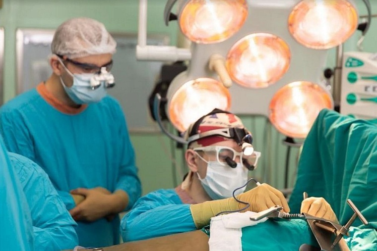 Врачи тюменской ОКБ №1 заставили сердце пациента со сложной патологией снова забиться