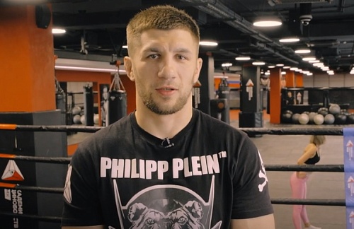 Боец MMA Михаил Рагозин поздравил тюменцев с наступающим Днем города