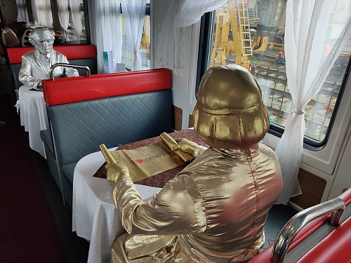 Железнодорожный круиз «В Сибирь» сегодня отправился в Тобольск