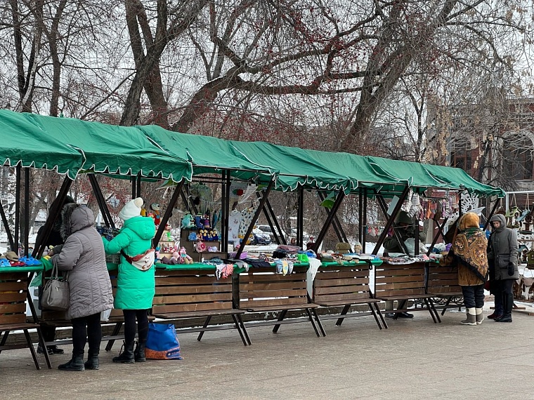 В Тюмени на четырех площадках проходит ярмарка