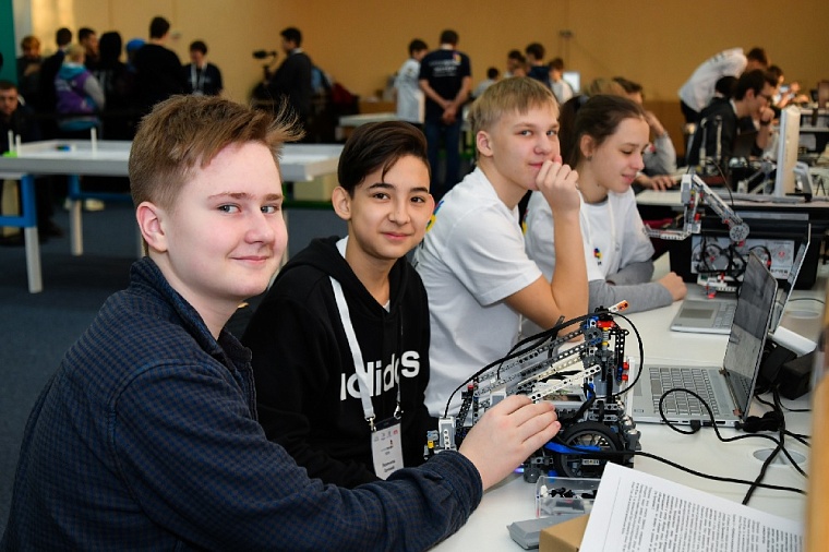 Для юных тюменских изобретателей начались "Инженерные каникулы"