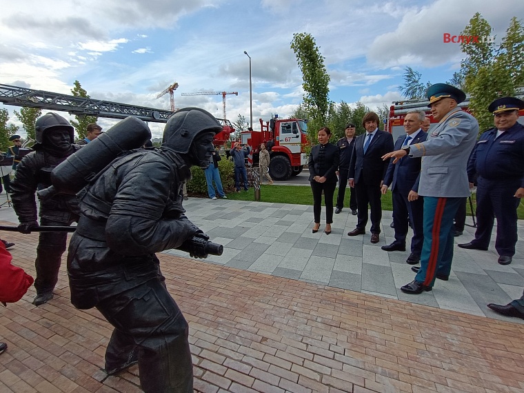 В Тюмени торжественно открыли бульвар Пожарных и Спасателей