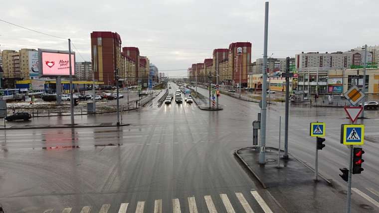 Тюменские улицы опустели: машин меньше, чем в выходные