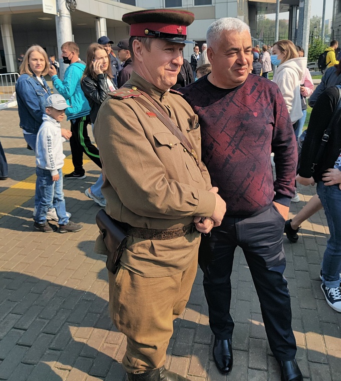 От героев былых времен. В Тюмень прибыл легендарный поезд Победы