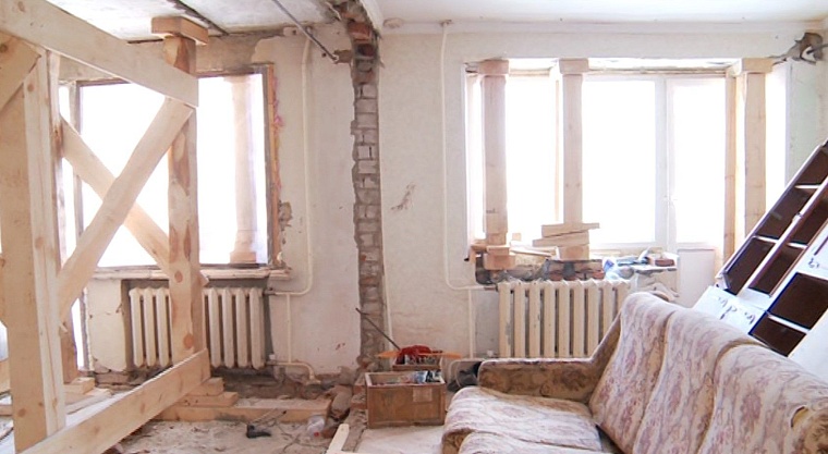 Жильцы дома по ул. 50 лет ВЛКСМ,  где взорвался газ, постепенно возвращаются в квартиры