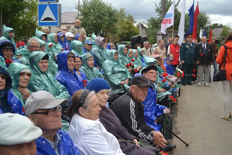 Установлена памятная доска почетному гражданину Тюмени Василию Малкову