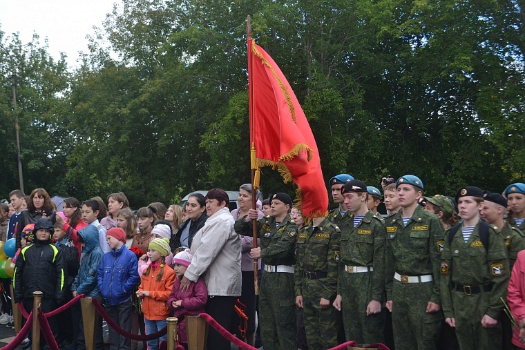 Установлена памятная доска почетному гражданину Тюмени Василию Малкову